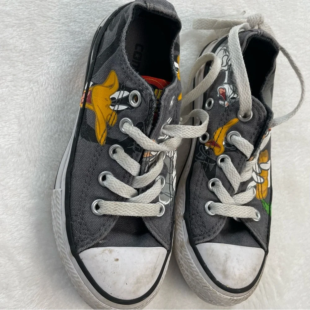 Converse Looney Tunes Chuck Taylor All Star RARE Bugs Daffy | Kids Size 11
